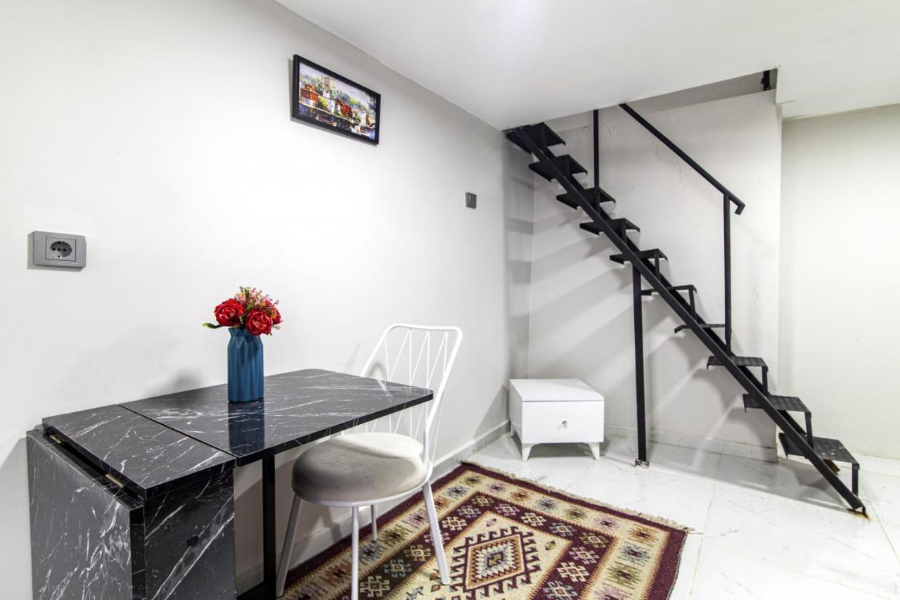 Modern Flat In The Heart Of Beyoglu Istanbul Exterior photo