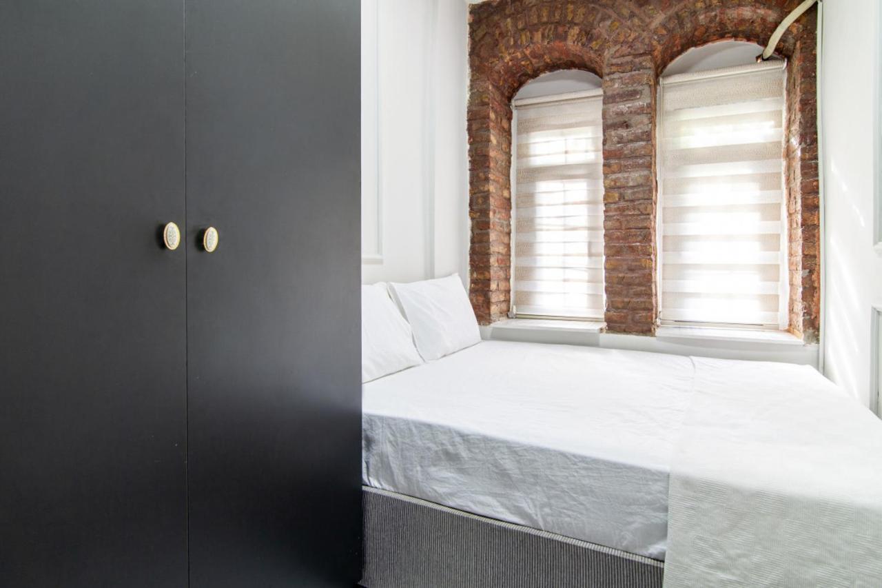 Modern Flat In The Heart Of Beyoglu Istanbul Exterior photo