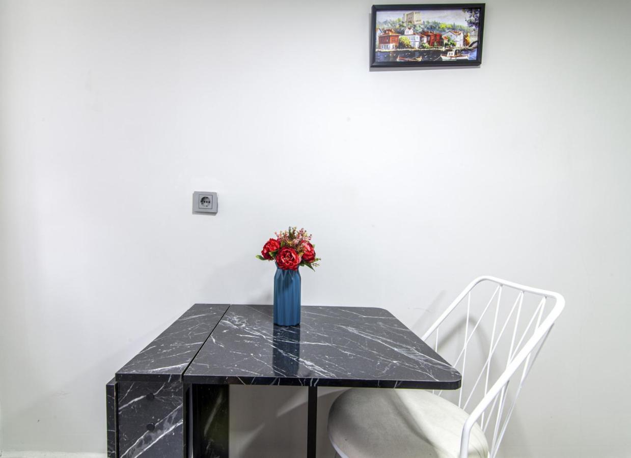 Modern Flat In The Heart Of Beyoglu Istanbul Exterior photo